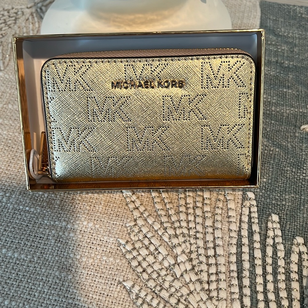 Micheal Kors wallet